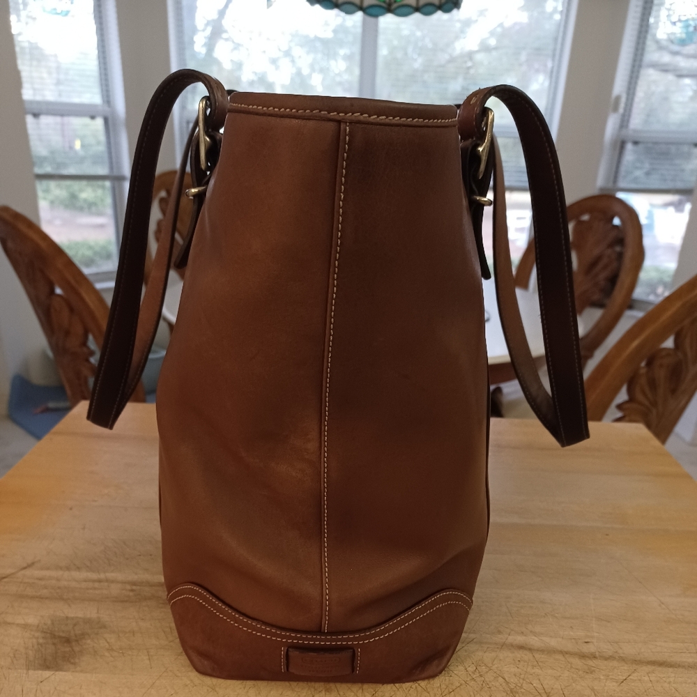 Vintage Leather Coach Bucket Bag Custom - Picture 4 of 16